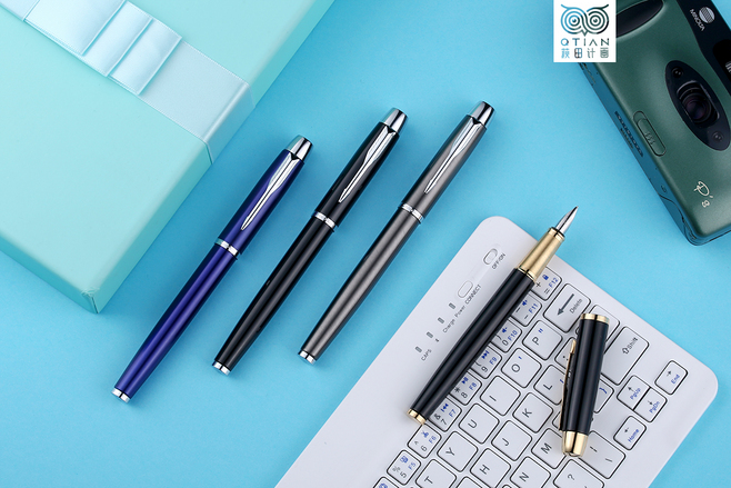 上海萩田計(jì)畫 以光影雕琢高端文具之美——鋼筆、本子與辦公用品的靜物攝影藝術(shù)